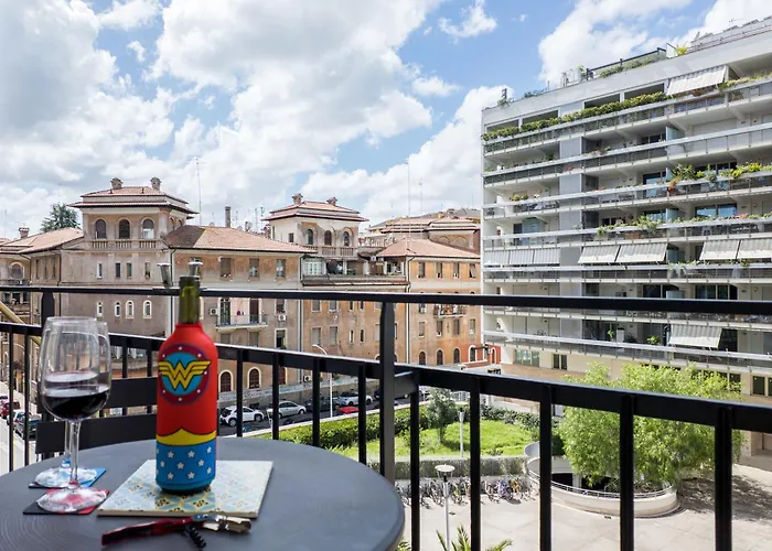 Lungotevere Bijou With Private Balcony Apartment Rom