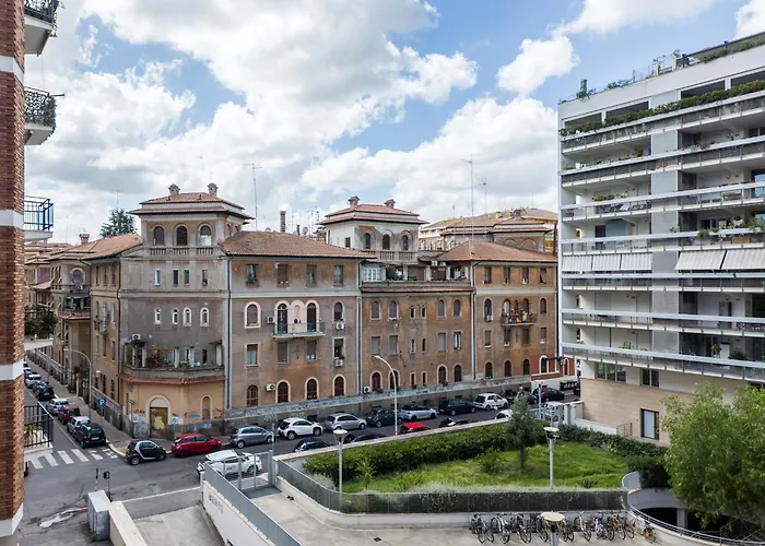 Lungotevere Bijou With Private Balcony Apartment Rom